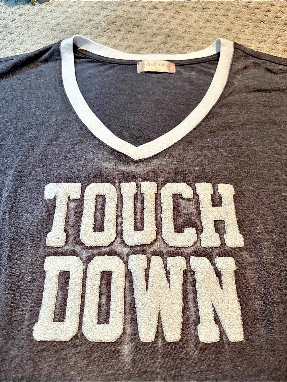 allard state Touch Down V-Neck Tee in Black & White Size Small
